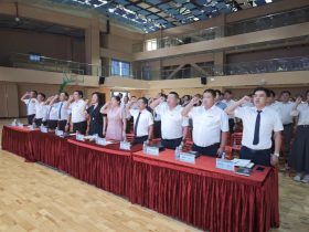 聚焦內(nèi)涵共創(chuàng)新篇——?？谏礁咧袑W(xué)新學(xué)期領(lǐng)導(dǎo)力賦能工作會順利召開